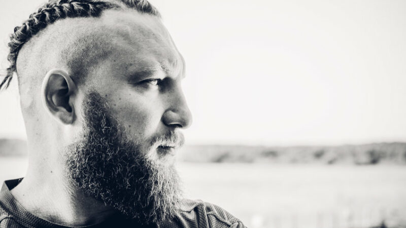 Comment arborer un look viking avec style ?